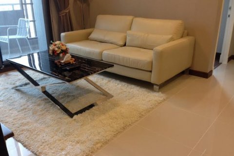 Condo in Bangkok, Thailand, 2 bedrooms № 143708 - photo 1