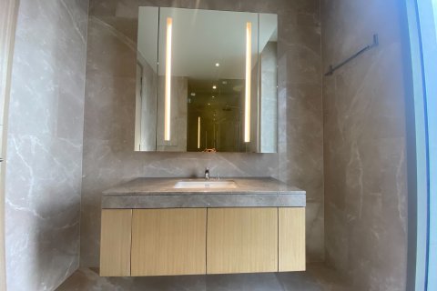 Кондоминиум с 2 спальнями в Кхлонг Сане, Бангкок, Таиланд № 134062 - фото 15