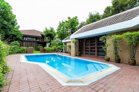 Вилла в Ваттхане, Бангкок, Таиланд с 4 спальнями  № 134064 - фото 1
