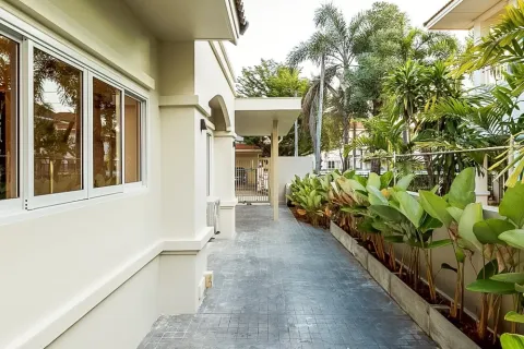 Maison à San Sai, Thaïlande 4 chambres № 153100 - photo 8