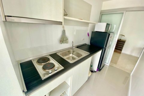 Condo in Khlong Toei, Bangkok, Thailand, 2 bedrooms  № 153103 - photo 13