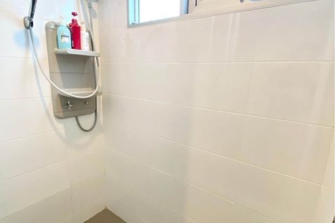 Condo in Khlong Toei, Bangkok, Thailand, 2 bedrooms  № 153103 - photo 6