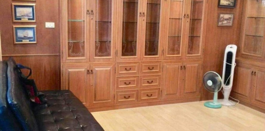 Studio dans le Condo à Bang Rak, Bangkok, Thaïlande  № 136259