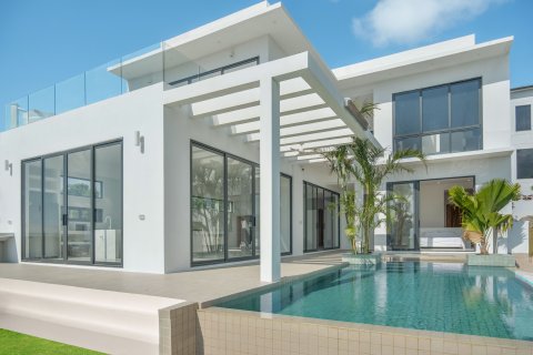 Вилла в Самуи, Таиланд с 6 спальнями  № 136257 - фото 1