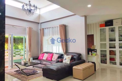 House in Pattaya, Thailand 3 bedrooms № 196790 - photo 5