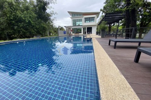 House in Pattaya, Thailand 3 bedrooms № 196790 - photo 15