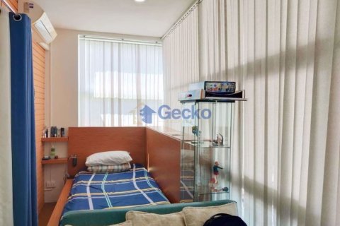 House in Pattaya, Thailand 3 bedrooms № 196790 - photo 8