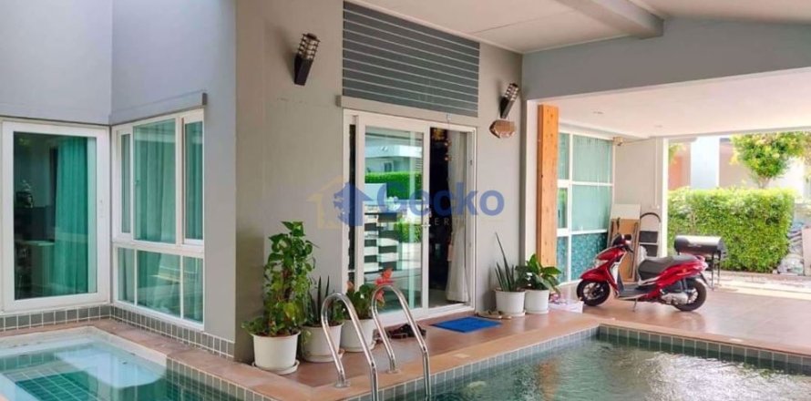 House in Pattaya, Thailand 3 bedrooms № 196790