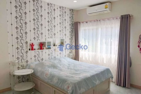 House in Pattaya, Thailand 3 bedrooms № 196790 - photo 9