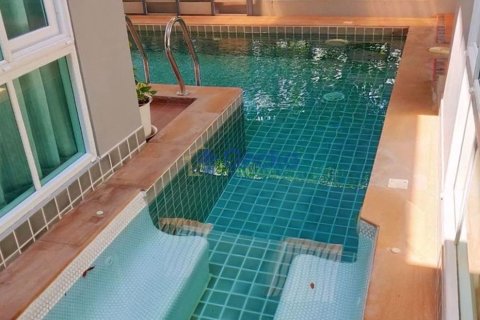 House in Pattaya, Thailand 3 bedrooms № 196790 - photo 2