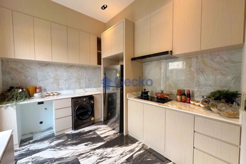 House in Pattaya, Thailand 4 bedrooms № 196787 - photo 30