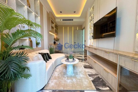 House in Pattaya, Thailand 4 bedrooms № 196787 - photo 14