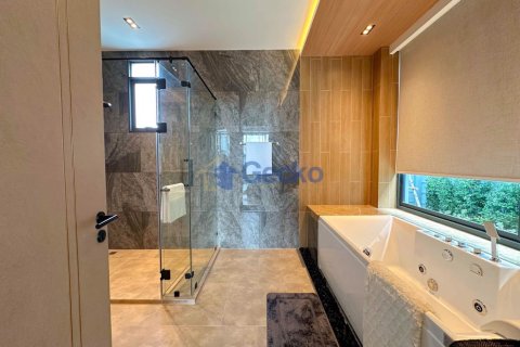 House in Pattaya, Thailand 4 bedrooms № 196787 - photo 17