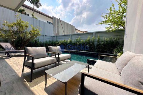 House in Pattaya, Thailand 4 bedrooms № 196787 - photo 3