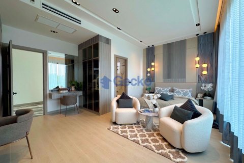 House in Pattaya, Thailand 4 bedrooms № 196787 - photo 9