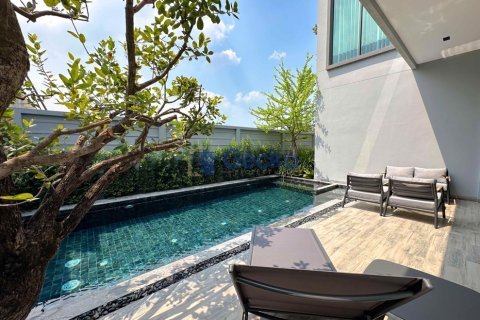 House in Pattaya, Thailand 4 bedrooms № 196787 - photo 4