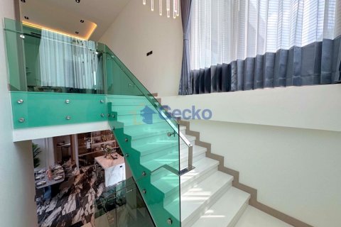 House in Pattaya, Thailand 4 bedrooms № 196787 - photo 7