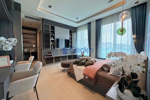 House in Pattaya, Thailand 4 bedrooms № 196787 - photo 23