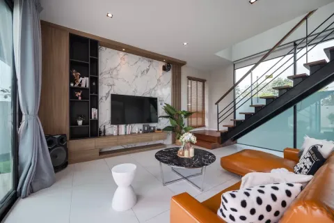 Casa de 4 dormitorios en Pattaya, Tailandia № 210478 - foto 4