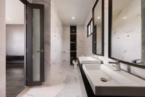 Casa de 4 dormitorios en Pattaya, Tailandia № 210478 - foto 17