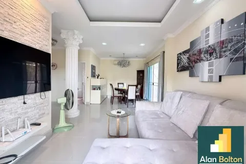 House on Jomtien Beach, Pattaya, Thailand 3 bedrooms № 210479 - photo 10