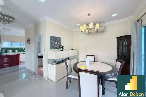 House on Jomtien Beach, Pattaya, Thailand 3 bedrooms № 210479 - photo 11