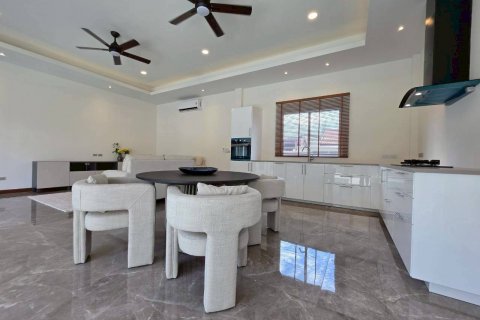 House in Pattaya, Thailand 3 bedrooms № 144465 - photo 6