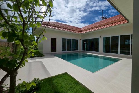 House in Pattaya, Thailand 3 bedrooms № 144465 - photo 21