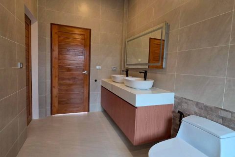 House in Pattaya, Thailand 3 bedrooms № 144465 - photo 17