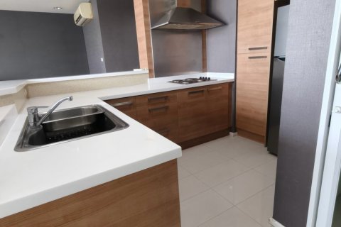 Condo à Watthana, Bangkok, Thaïlande, 2 chambres  № 136687 - photo 15