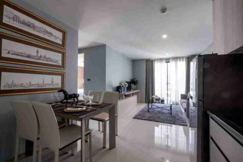 Condo in Bangkok, Thailand, 2 bedrooms  № 183720 - photo 6