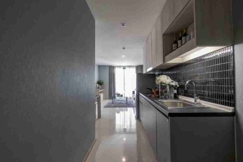 Condo in Bangkok, Thailand, 2 bedrooms  № 183720 - photo 14