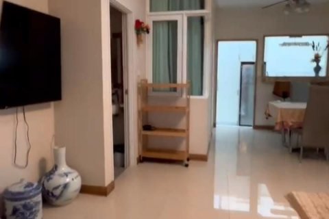 Townhouse in Pattaya, Thailand 4 bedrooms № 147811 - photo 1