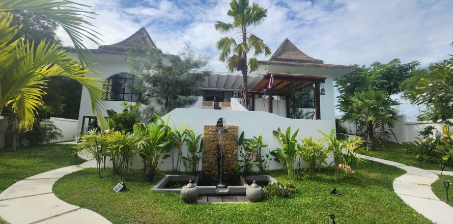 Villa à Hua Hin, Thaïlande 5 chambres № 147806