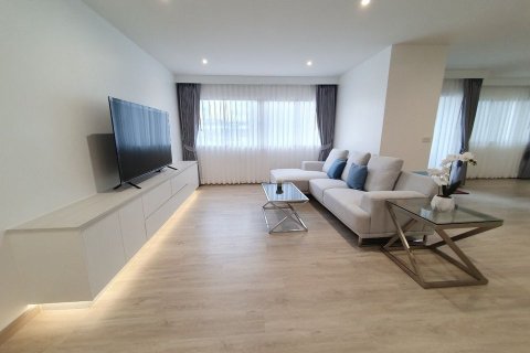 Кондоминиум с 2 спальнями в Бангкоке, Таиланд № 143301 - фото 1