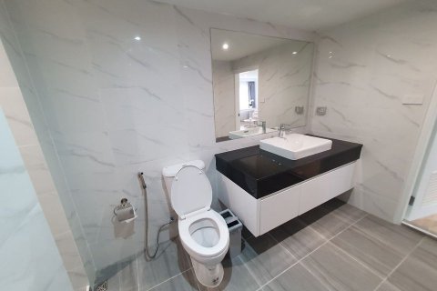 Кондоминиум с 2 спальнями в Бангкоке, Таиланд № 143301 - фото 13