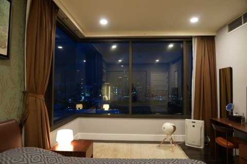 Condo in Bangkok, Thailand, 3 bedrooms  № 143300 - photo 15