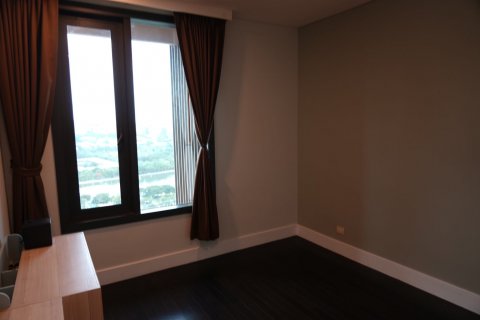 Condo in Bangkok, Thailand, 3 bedrooms  № 143300 - photo 19