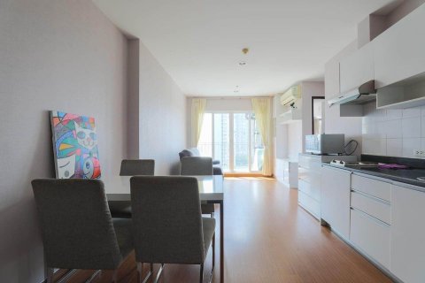 Condo in Bangkok, Thailand, 2 bedrooms  № 143302 - photo 9