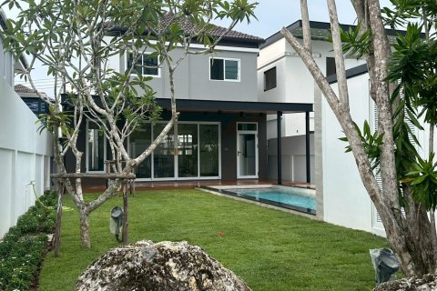 House in Phuket, Thailand 3 bedrooms № 160811 - photo 2