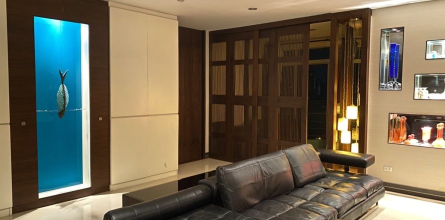 Кондоминиум с 3 спальнями в Кхлонг Сане, Бангкок, Таиланд № 151397