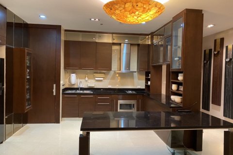 Кондоминиум с 3 спальнями в Кхлонг Сане, Бангкок, Таиланд № 151397 - фото 8