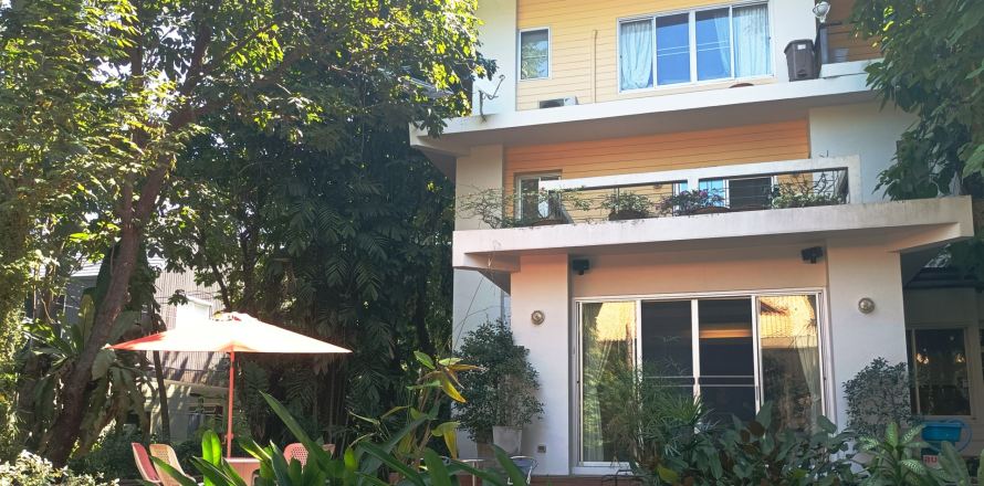 Вилла в Паттайе, Таиланд с 6 спальнями  № 151403