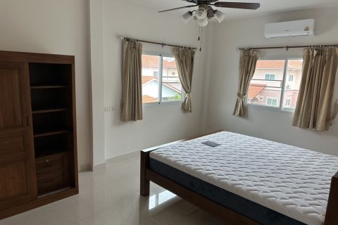 House in Pattaya, Thailand 4 bedrooms № 151398 - photo 19