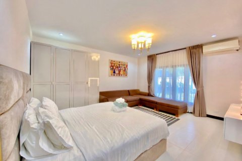 House in Phuket, Thailand 4 bedrooms № 140574 - photo 14