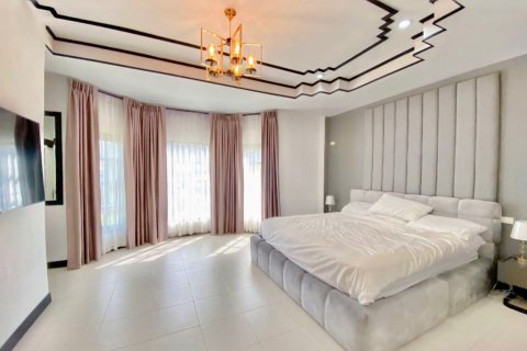 House in Phuket, Thailand 4 bedrooms № 140574 - photo 11