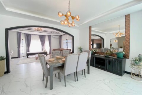 House in Phuket, Thailand 4 bedrooms № 140574 - photo 21