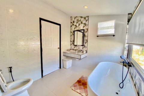 House in Phuket, Thailand 4 bedrooms № 140574 - photo 7