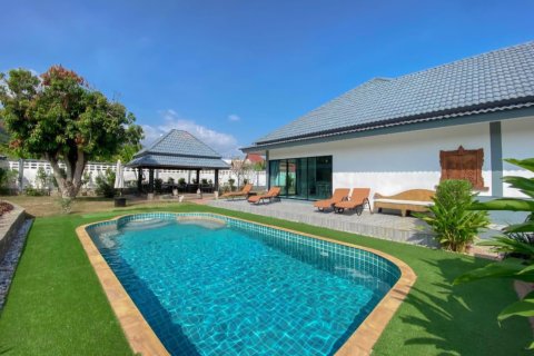 House in Phuket, Thailand 4 bedrooms № 140574 - photo 9