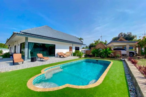 House in Phuket, Thailand 4 bedrooms № 140574 - photo 3